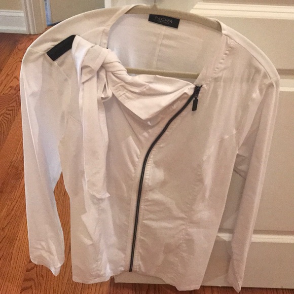 nor Tops - White zipper shirt